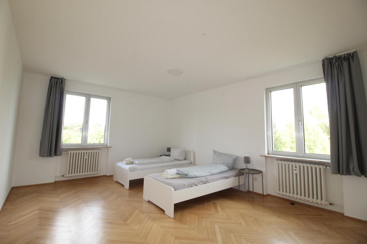 Apartmenthaus Kitzingen - Grosszuegige Wohnungen Fuer Je 6 Personen Mit Balkon エクステリア 写真