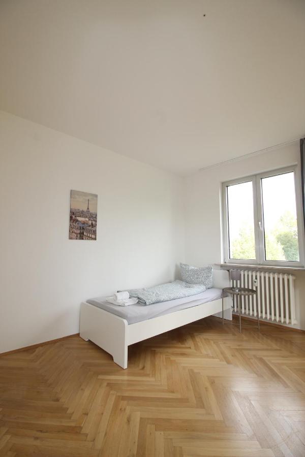 Apartmenthaus Kitzingen - Grosszuegige Wohnungen Fuer Je 6 Personen Mit Balkon エクステリア 写真